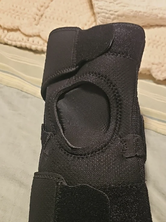 Knee Support - Picture 2 of 6